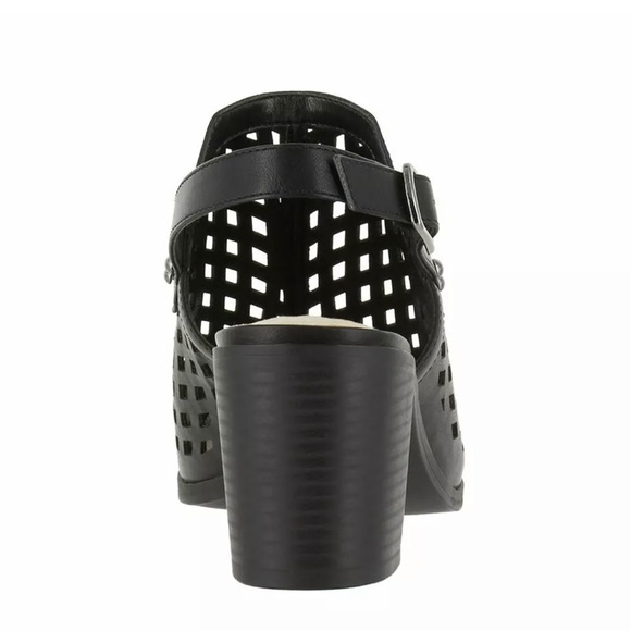 Easy Street Erin Black Sandals Size 6 1/2 - Picture 5 of 13